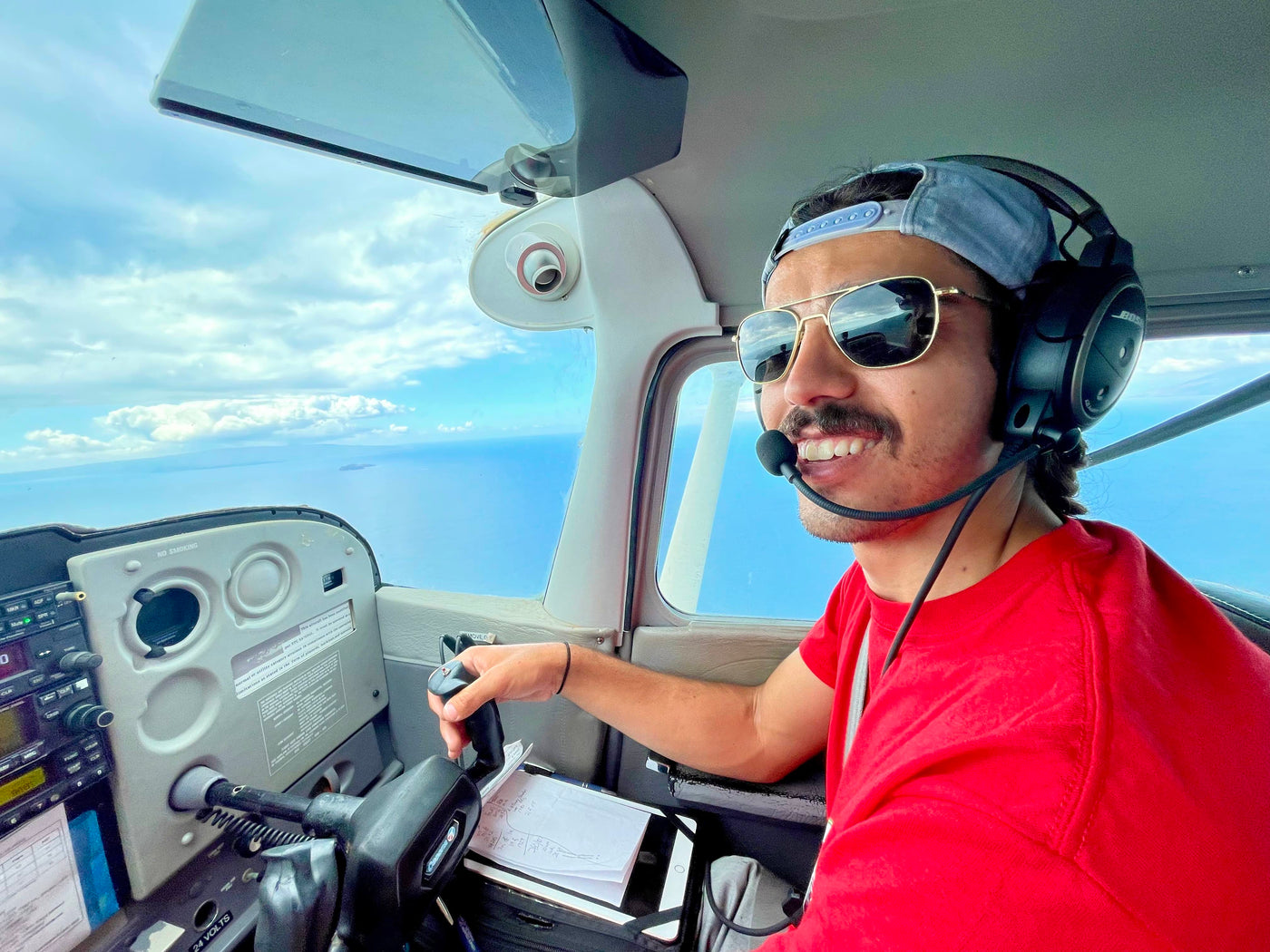 what is a kneeboard for pilots